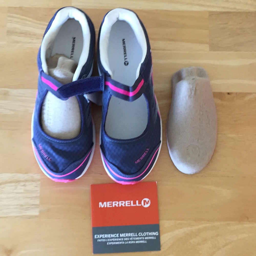 NIB 36.5 Euro Merrell Mary Jane canvas shoes